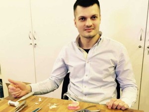 Lekarz stomatolog Dariusz Bartosik, Poznań